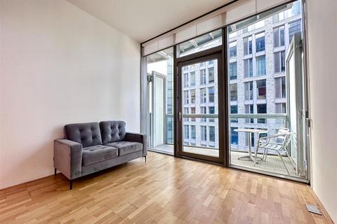 undefined, Abito, 85 Greengate, Salford