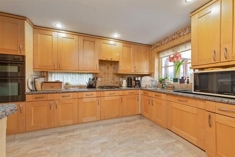 4 bedroom detached house for sale, The Broadway, Wheathampstead, St. Albans