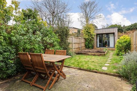 3 bedroom end of terrace house for sale, Beche Road, Cambridge