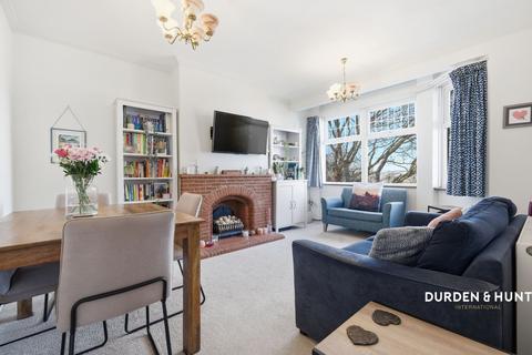 2 bedroom flat for sale, Morgan Avenue, London E17