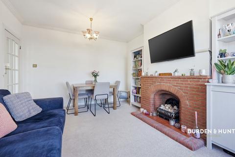 2 bedroom flat for sale, Morgan Avenue, London E17