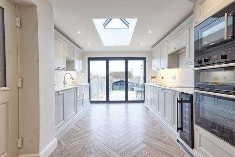3 bedroom terraced house for sale, Tilkey Road, Coggeshall