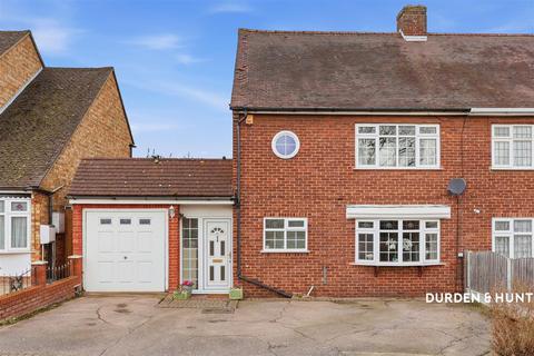 3 bedroom semi-detached house for sale, Wingletye Lane, Hornchurch, RM11