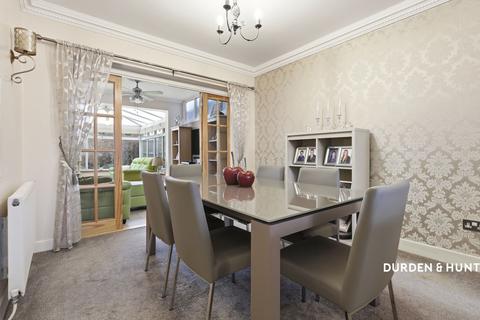 3 bedroom semi-detached house for sale, Wingletye Lane, Hornchurch, RM11