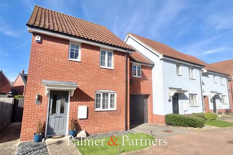4 bedroom link detached house for sale, Glover Close, Clacton-on-Sea, Essex, CO16