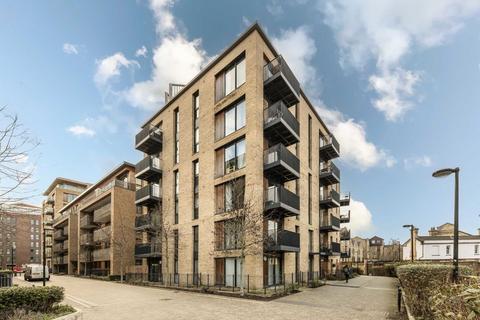 1 bedroom flat to rent, Albatross Way, London SE16