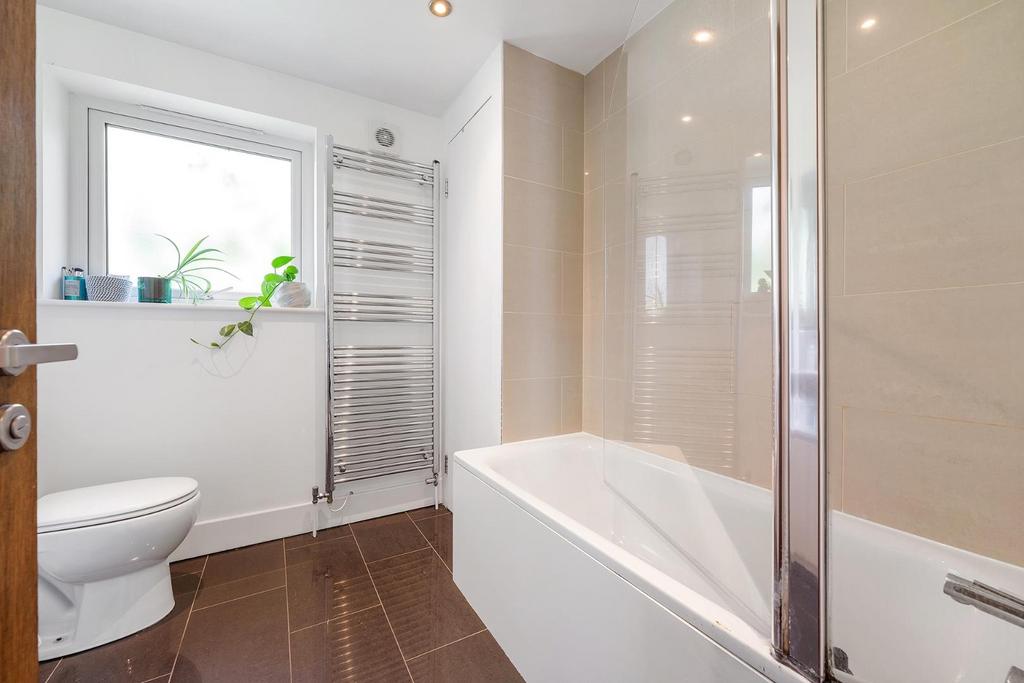 Bathroom.JPG