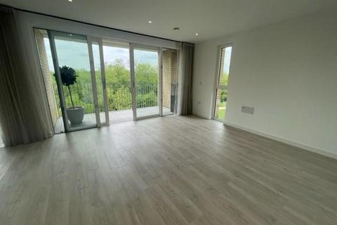 3 bedroom flat for sale, Moorhen Drive, London