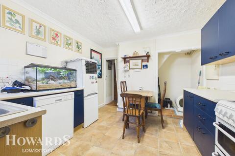 2 bedroom terraced house for sale, London Road, Kessingland