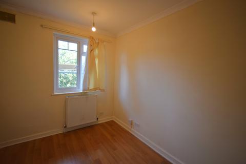 2 bedroom flat to rent, Alexandra Avenue, Harrow HA2