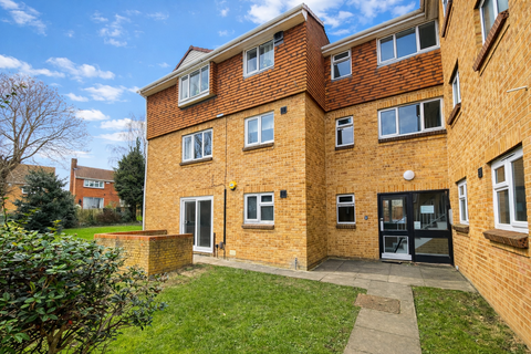 1 bedroom ground floor flat for sale, Fallowfield, Sittingbourne ME10