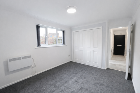 1 bedroom ground floor flat for sale, Fallowfield, Sittingbourne ME10
