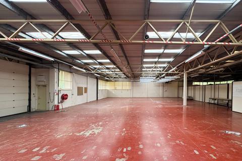 Distribution warehouse to rent, Sunrise Pky Milton Keynes MK14 6BW