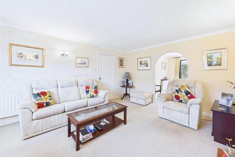 undefined, Essington Close, Shenstone