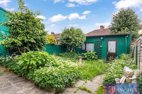 3 bedroom house for sale, Lancing Gardens , London, N9