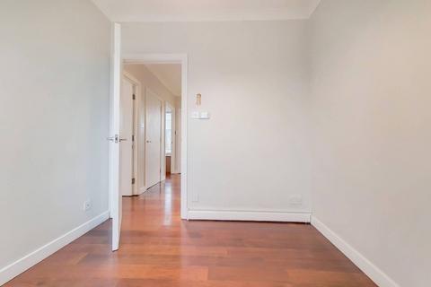 3 bedroom flat to rent, Boardwalk Place, Canary Wharf, London, E14