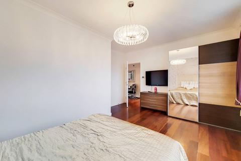 3 bedroom flat to rent, Boardwalk Place, Canary Wharf, London, E14