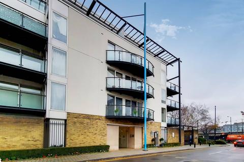 3 bedroom flat to rent, Boardwalk Place, Canary Wharf, London, E14