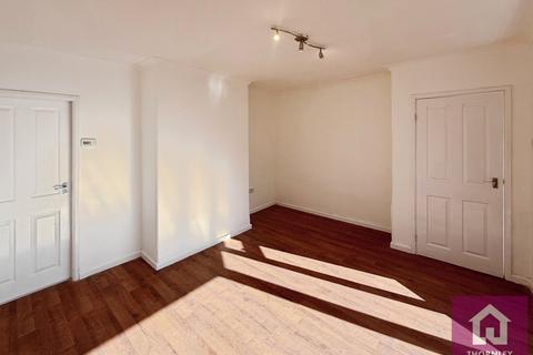 2 bedroom semi-detached house to rent, Falcon Crescent, Clifton, Swinton, M27