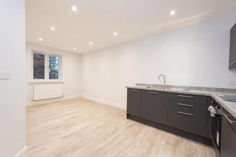 1 bedroom ground floor flat for sale, Farnham Road, Farnham GU10