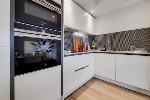 3 bedroom flat to rent, Merrick Road, Southall, London, UB2