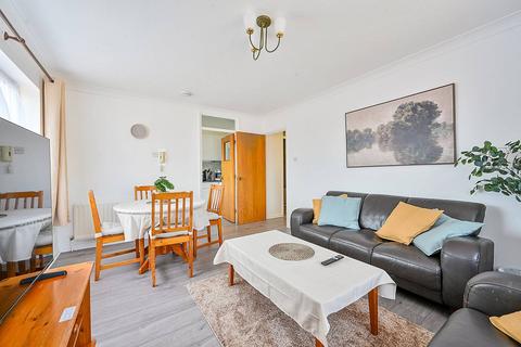 2 bedroom flat to rent, Chaseley Drive, Chiswick, London, W4