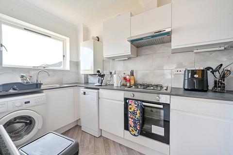 2 bedroom flat to rent, Chaseley Drive, Chiswick, London, W4