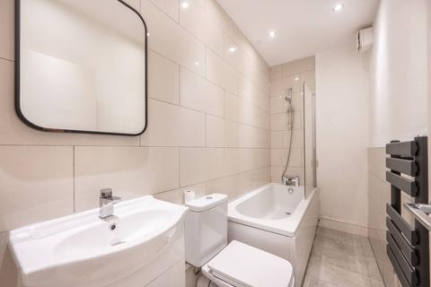 2 bedroom flat for sale, Holland Park Avenue, Holland Park, London, W11