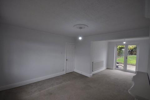 3 bedroom semi-detached house to rent, Shenstone Avenue, Norton, Stourbridge