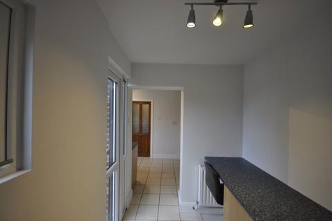 3 bedroom semi-detached house to rent, Shenstone Avenue, Norton, Stourbridge
