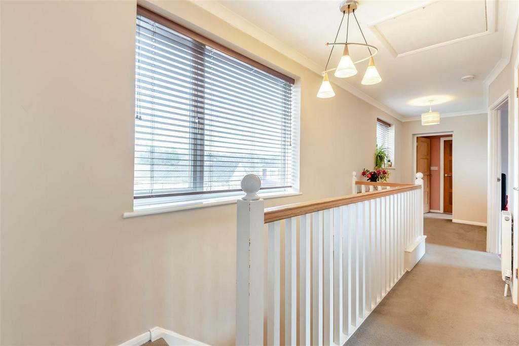 8680127-interior10.jpg