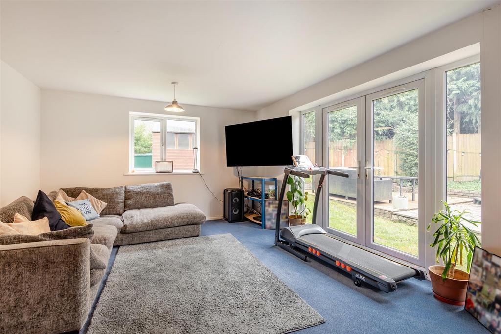 8680127-interior22.jpg