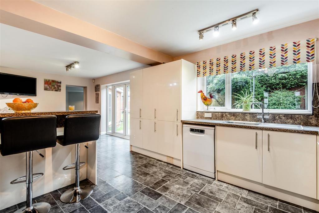 8680127-interior21.jpg
