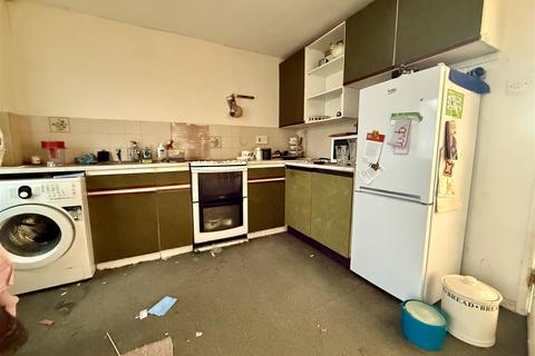 2 bedroom terraced house for sale, Darcy Close, Chippenham