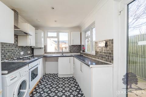 undefined, Belgrave Walk, Mitcham CR4