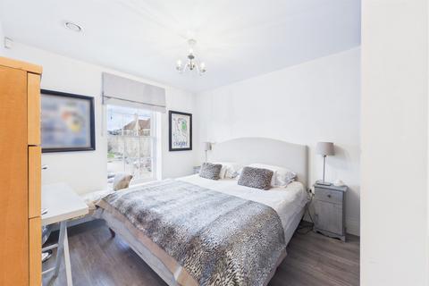 2 bedroom flat for sale, Ashridge Close, London