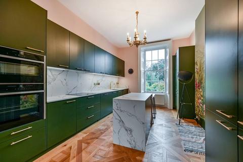 undefined, Kings Road, Richmond, TW10