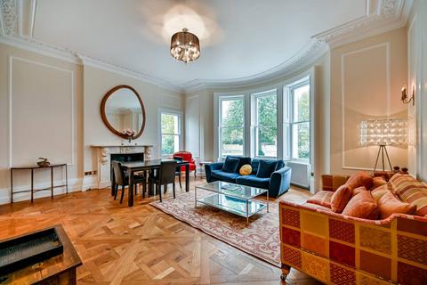 undefined, Kings Road, Richmond, TW10