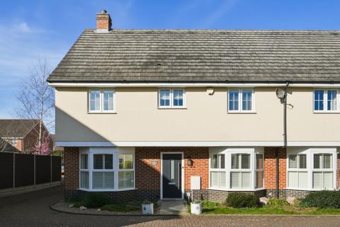 4 bedroom semi-detached house for sale, Wyndrell Close, Dunmow CM6