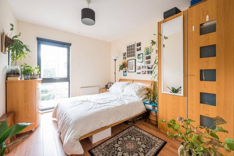 2 bedroom flat to rent, Park View Court, E3, Bow, London, E3