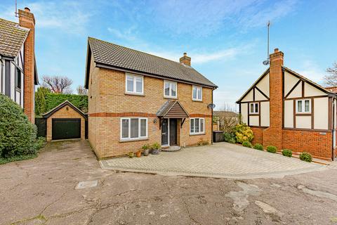 4 bedroom detached house for sale, Larkin Close, Brentwood, CM13