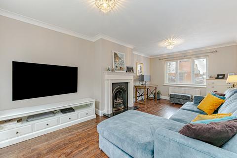 4 bedroom detached house for sale, Larkin Close, Brentwood, CM13