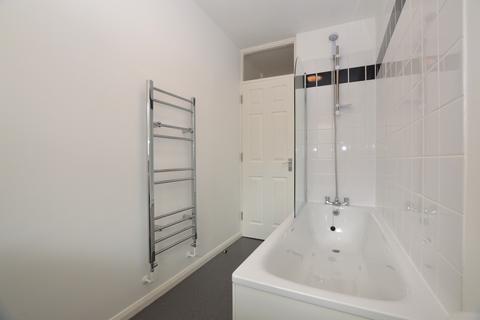2 bedroom flat to rent, Knighton Park Road London SE26