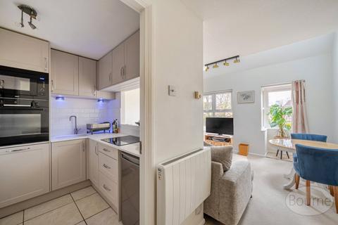2 bedroom maisonette for sale, Tolvaddon Close, Goldsworth Park, Woking, Surrey, GU21
