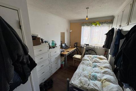 3 bedroom flat for sale, Knights Court, Canterbury Street, Salford