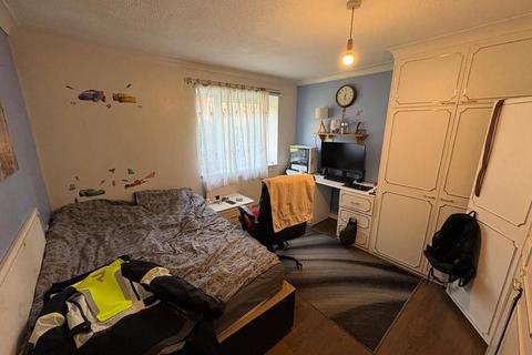 3 bedroom flat for sale, Knights Court, Canterbury Street, Salford