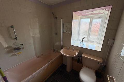 3 bedroom flat for sale, Knights Court, Canterbury Street, Salford