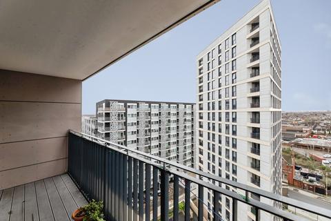 2 bedroom flat for sale, Ilford Hill, Ilford, IG1