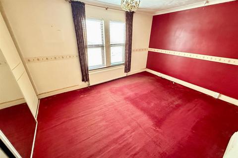 3 bedroom terraced house for sale, Caister Road, Great Yarmouth