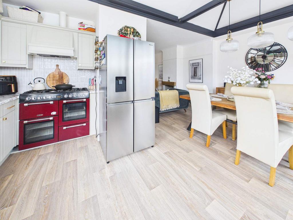 Kitchen/Dining Area